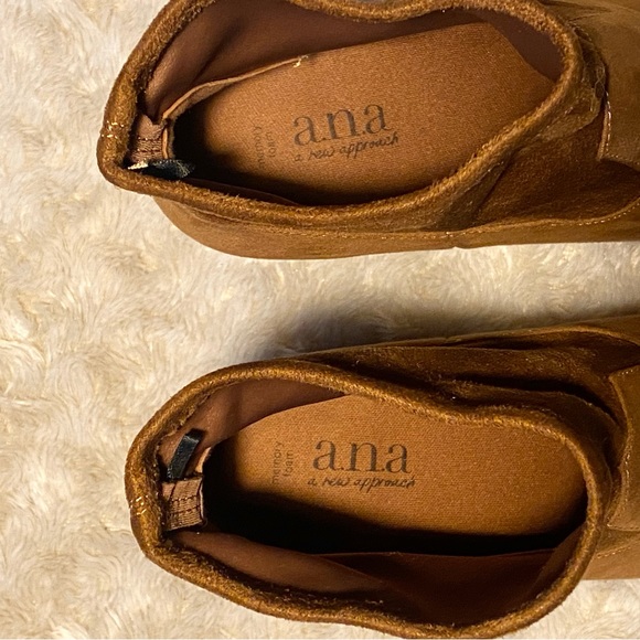 Boots // - Picture 9 of 9